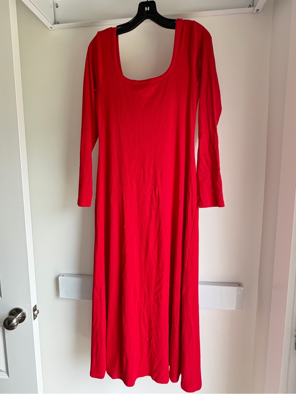Old Navy Red Long Sleeve Scoop-Neck Maxi Dress